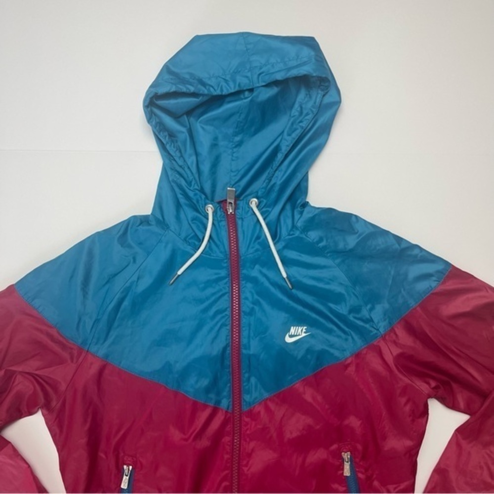 Nike Windrunner Colorblock Jacket - Picture 2 of 11